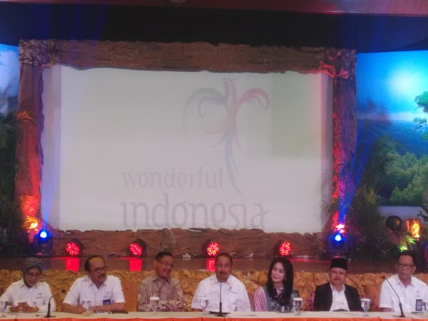 Kemenpar Targetkan Kunjungan 12 Juta Wisman Tahun 2016