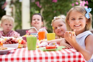 Ajak si Kecil Berpesta BBQ di Rumah? 4 Hal Ini yang Harus Diperhatikan