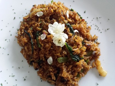 Serunya Melahap Nasi Goreng Melati Sambil Melihat Karya Seni di Batavia Market