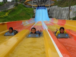 Libur Tahun Baru Seru di Kampung Gajah Bandung