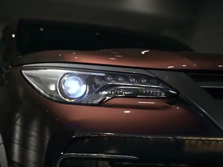 Goda Konsumen, Toyota Obral Teaser Fortuner Anyar