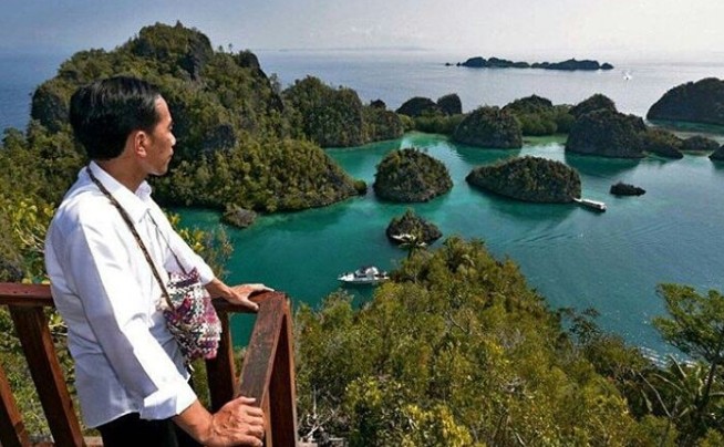 Pak Jokowi, Liburan ke Raja Ampat Masih Mahal