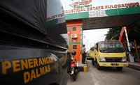 PT JIEP sendiri harusnya memberikan informasi yang lengkap agar tak salah kaprah dalam penerapan e-gate tersebut.