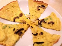 Mau ngemil sambil santai? Yuk, coba Funghi & Cheese Omelette yang gurih dengan jamur yang kenyal!