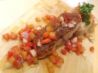 Nyam, Lezatnya Ikan Barramundi dengan Sambal Dabu-Dabu dan Saus Salsa!