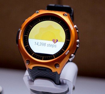 Mengintip Jam Android Perdana Casio