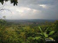 Pesona keindahan alam dari atas Lembah Cilengkrang Pesona keindahan alam dari atas Lembah Cilengkrang