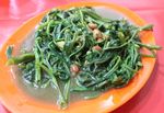 Mantap! Kepiting Saus Padang Racikan Warung Seafood Legendaris