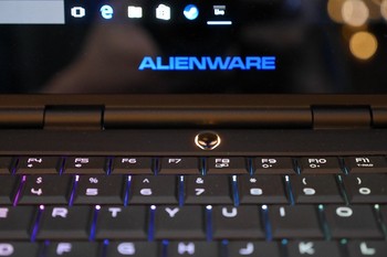 Produk ini akan tersedia mulai pertengahan bulan April di Amerika Serikat. Belum terungkap apakah Dell akan memboyong Alienware ini ke Indonesia.