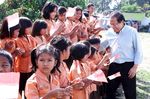Rizal Ramli Tebar Ikan
