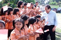Warga di sekitar juga diharapkan untuk membantu program Kementerian Koordinator Bidang Maritim dan Suber Daya dalam hal kebersihan dan senyum. Pool/Kemenko Maritim.