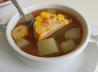 Sayur asam ini juga segar jadi pelengkap nasi timbel yang komplet.