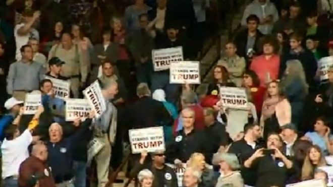 Trump Didesak Minta Maaf kepada Muslim yang Diusir dari Kampanyenya