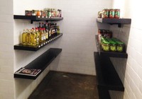 Pastificio-K juga menjual saus dan bumbu untuk pelengkap pasta.