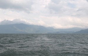 Bukan Lautan, Hanya Danau Toba