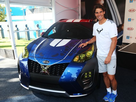 Rafael Nadal Mejeng dengan Mobil X-Men