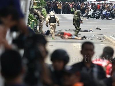 Korban Ledakan di Pospol Sarinah Dievakuasi