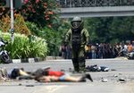 Korban Ledakan di Pospol Sarinah Dievakuasi