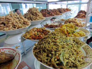 Bagaimana Menu Warteg Dipilih dan Diciptakan?
