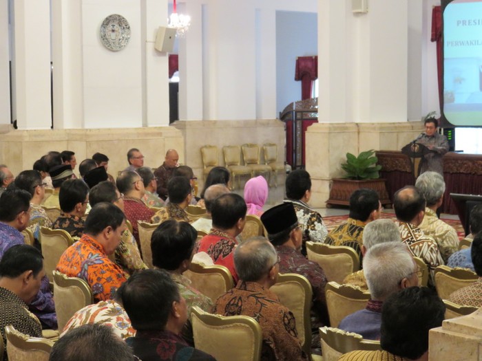 OJK Pertemukan Ratusan Pimpinan Industri Jasa Keuangan dengan Jokowi di Istana