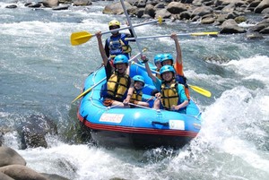 Magelang Juga Punya Sungai untuk Rafting Seru!