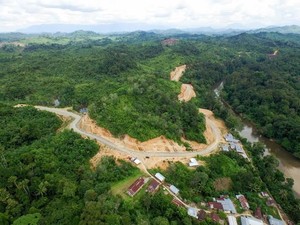Jalan di Perbatasan Kalimantan-Malaysia 1.770 Km Harus Tersambung di 2018