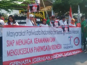 Aksi Bela Pariwisata Indonesia di CFD Pasca Ledakan Thamrin