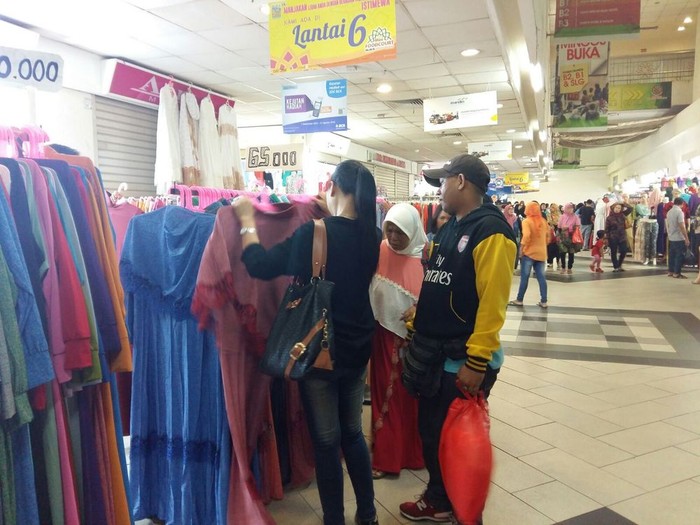 Dampak Bom Thamrin, Omzet Pedagang Tanah Abang Merosot 30%