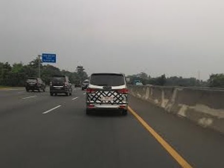 Setelah di Jalanan Pluit, MPV Asal China Dites di Jalan Tol Cikampek