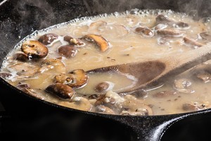 Membuat Mushroom Sauce yang Enak dan Harum