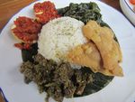 Mencicipi Lidah Sapi Cabe Hijau di Resto Bergaya Bohemian
