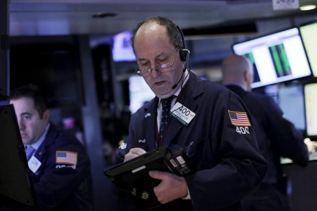 Wall Street Anjlok 1% Lebih