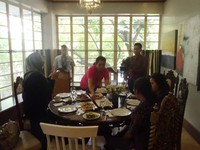 Casa Roses, begitu nama restoran yang terletak persis di depan Istana Presiden Malacanang, Manila, Filipina. detikTravel berwisata kuliner di restoran ini pekan lalu (Niken Widya Yunita/detikTravel)