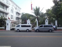 Restoran berada persis di depan Istana Presiden Filipina, Aguado Street, San Miguel, Manila. Restoran ini milik kerabat Presiden Filipina Benigno Aquino III (Niken Widya Yunita/detikTravel)