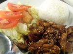 Juicy Gurih Burger A la Amerika di Phillys East Mix West