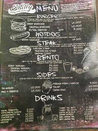 Selain burger dan Nasi Chicken Teriyaki, Phillys juga menyediakan ragam steak dan bento. Minumannya pun ada mojito dan ginger ale yang semuanya dibuat sendiri.