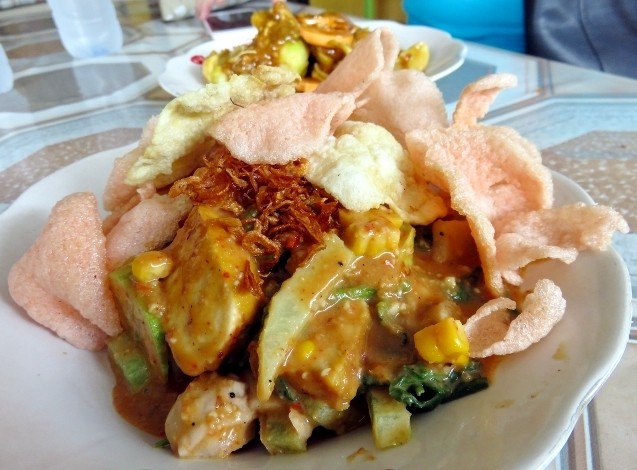 Gado-gado Yenny: Renyah Segar Gado-gado Ulek Plus Rujak ...