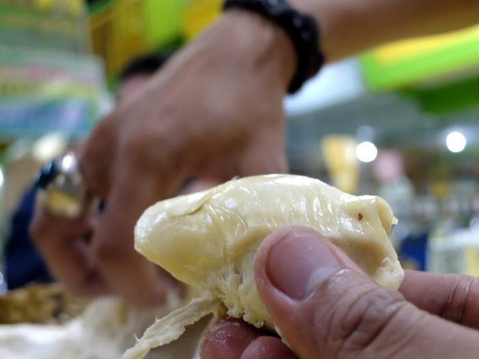 Bagaimana Memilih Durian yang Enak?