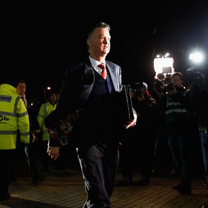 Van Gaal Rayakan Kemenangan dengan Minum Anggur Mahal bareng Istri
