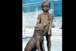 Bukan di Jepang, Ini Patung Hachiko di Rusia