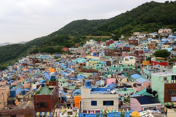 Desa Gamcheon yang berwarna-warni di Busan, Korsel (CNN) Desa Gamcheon yang berwarna-warni di Busan, Korsel (CNN)