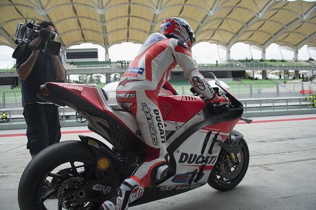 Rossi: Saya Pikir Stoner Ingin Ikut Balapan