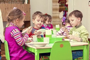 Mitos Makanan Sehat Ini Justru Membuat Anak Jadi Gemuk