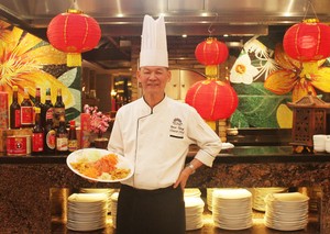 Sambut Musim Semi dengan Menikmati Yee Sang di Trans Luxury Hotel