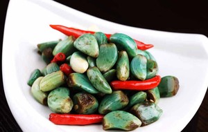 Bawang Putih Warna Hijau Jadi Sajian Spesial Saat Imlek di China