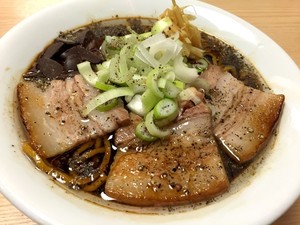 Sambut Valentine, Restoran Ini Sajikan Ramen dengan Potongan Cokelat