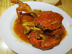 Kampoeng Dermaga: Gurih Pedas Kepiting Jantan Super dari Papua yang Berendam Saus Padang