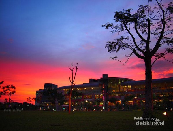 Berburu Sunset Spektakuler di Kawasan Bintaro Tangsel