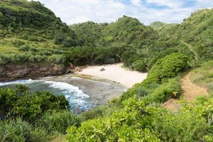 5 Pantai Cantik Untuk Bertemu Kenalan Baru