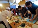 Melihat Keseruan Praktek Bikin Sushi Bersama Sushi Chef Internasional
